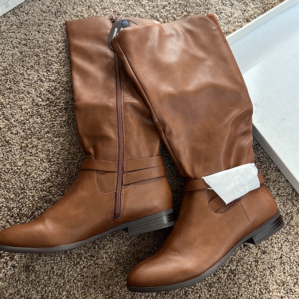 Kindell Strut Tall Boot - Bourbon, sz 8M - Picture 4 of 5